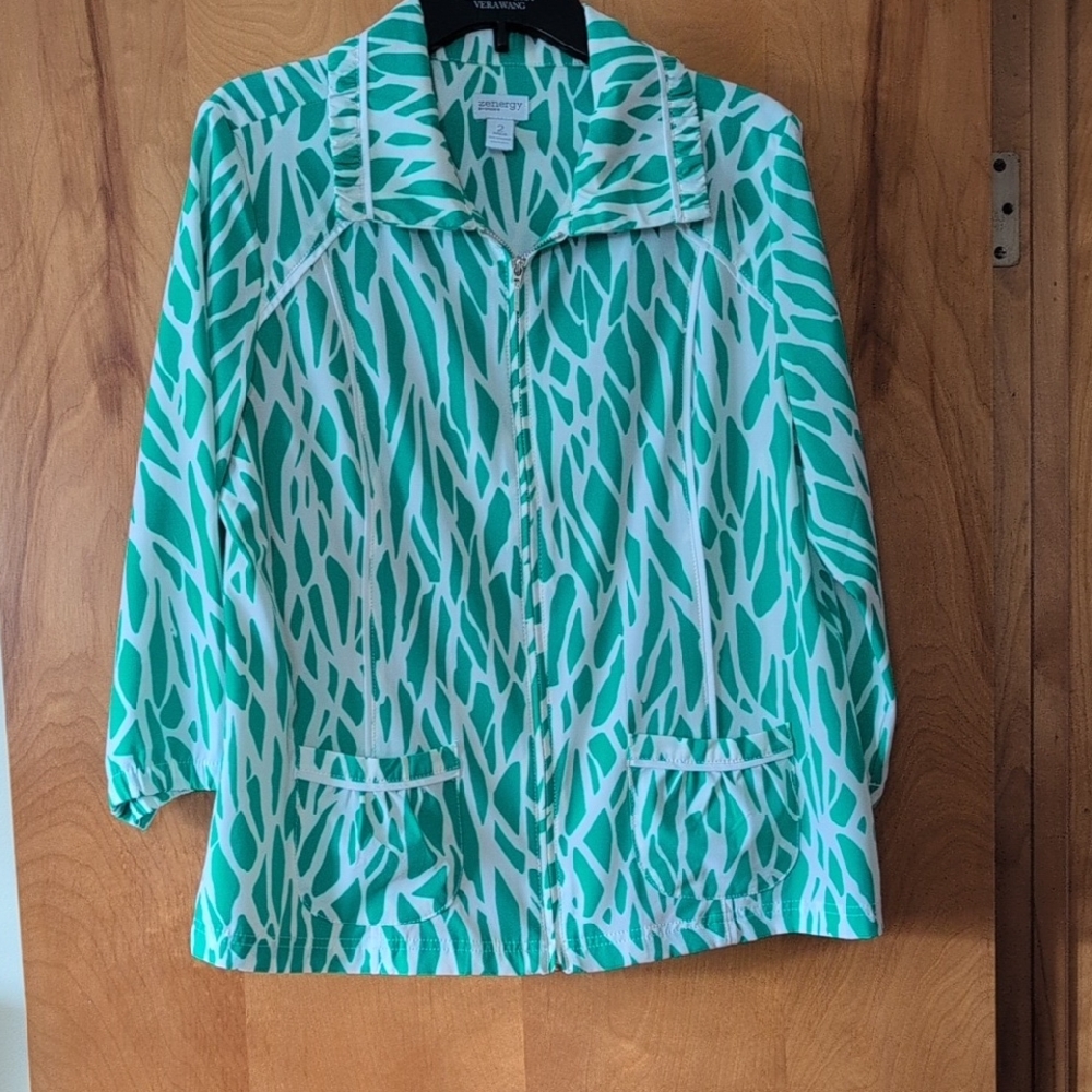 Zenergy By Chicos Green and White and Green Patterned Women's Top